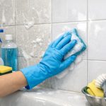 kako-efikasno-oprati-plocitse-u-kupatilu-dok-ne-zablistaju-tajne.png